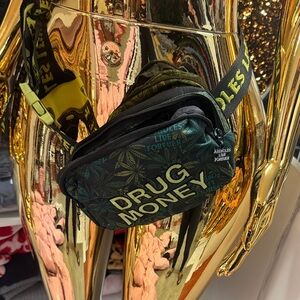 Trendy Black and Green Belt Bag